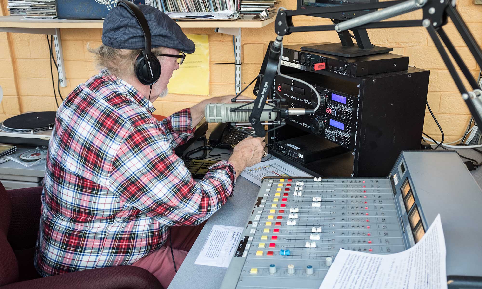 Creative colorful people wcom lp 103 5 fm